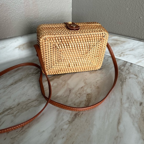 Handbags - Stylish Tan Woven Crossbody Bag